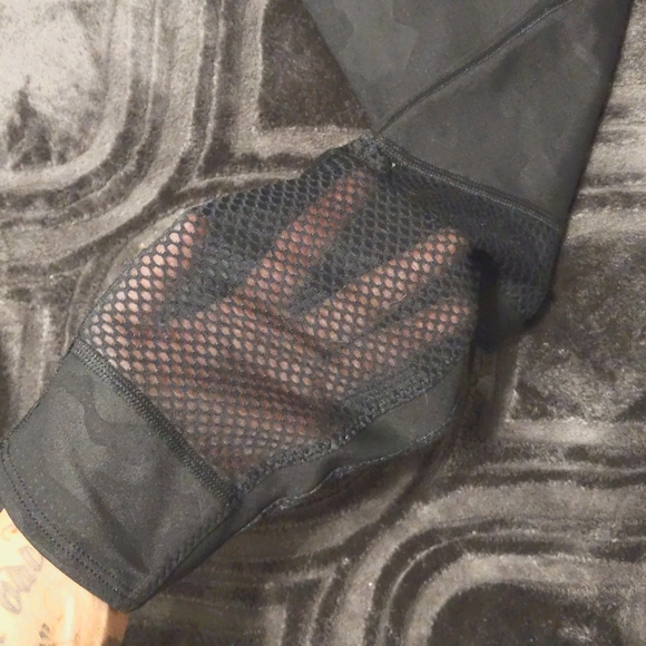Adidas climacool running, black subdued camo print leggings, size small. - Picture 3 of 6